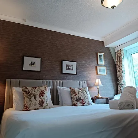 The Outlook بيت ضيافة سكرابورو