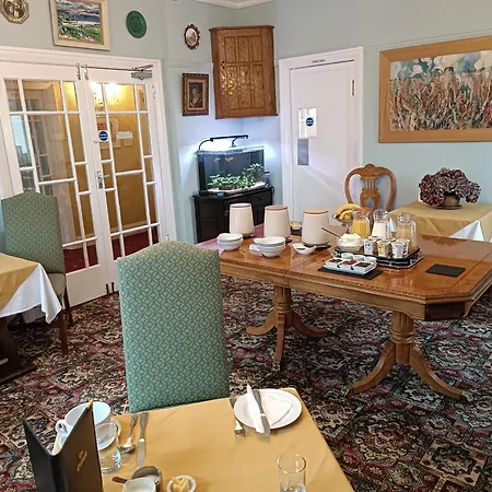 Pensión The Outlook